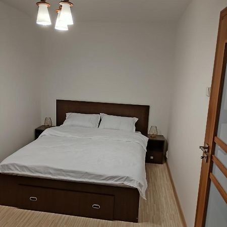 Chic Apartment Piteşti Exteriör bild