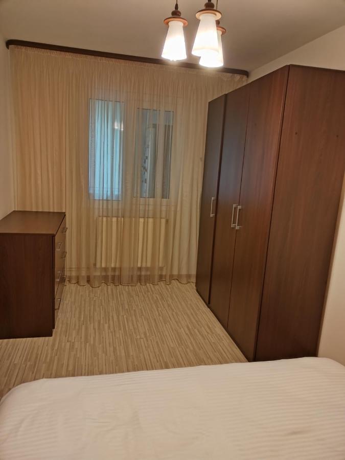Chic Apartment Piteşti Exteriör bild