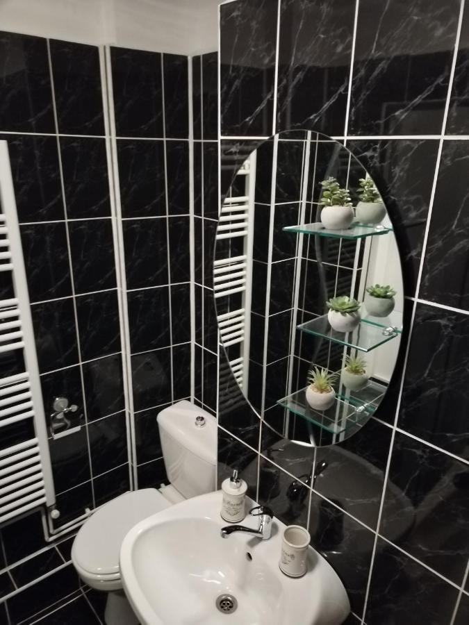 Chic Apartment Piteşti Exteriör bild